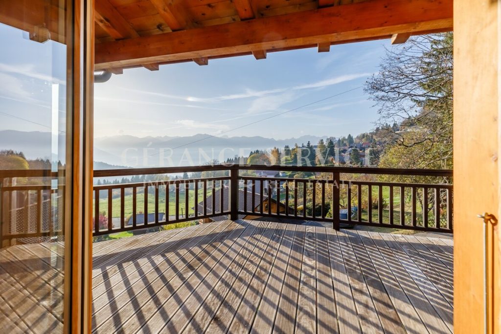 chalet pomme de pin a vendre